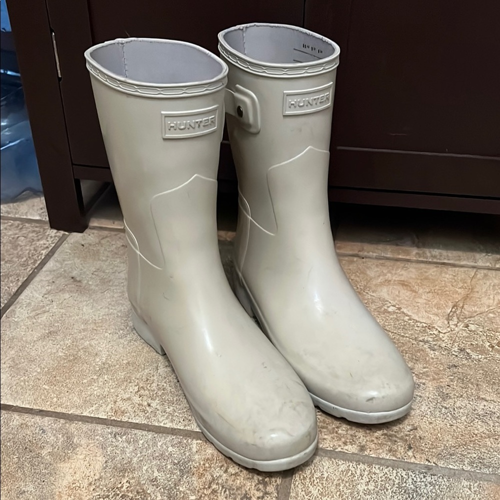 Hunter Classic Off-White Rubber Rain Boots